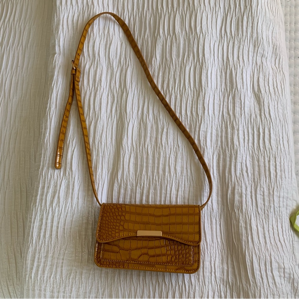 Croc crossbody